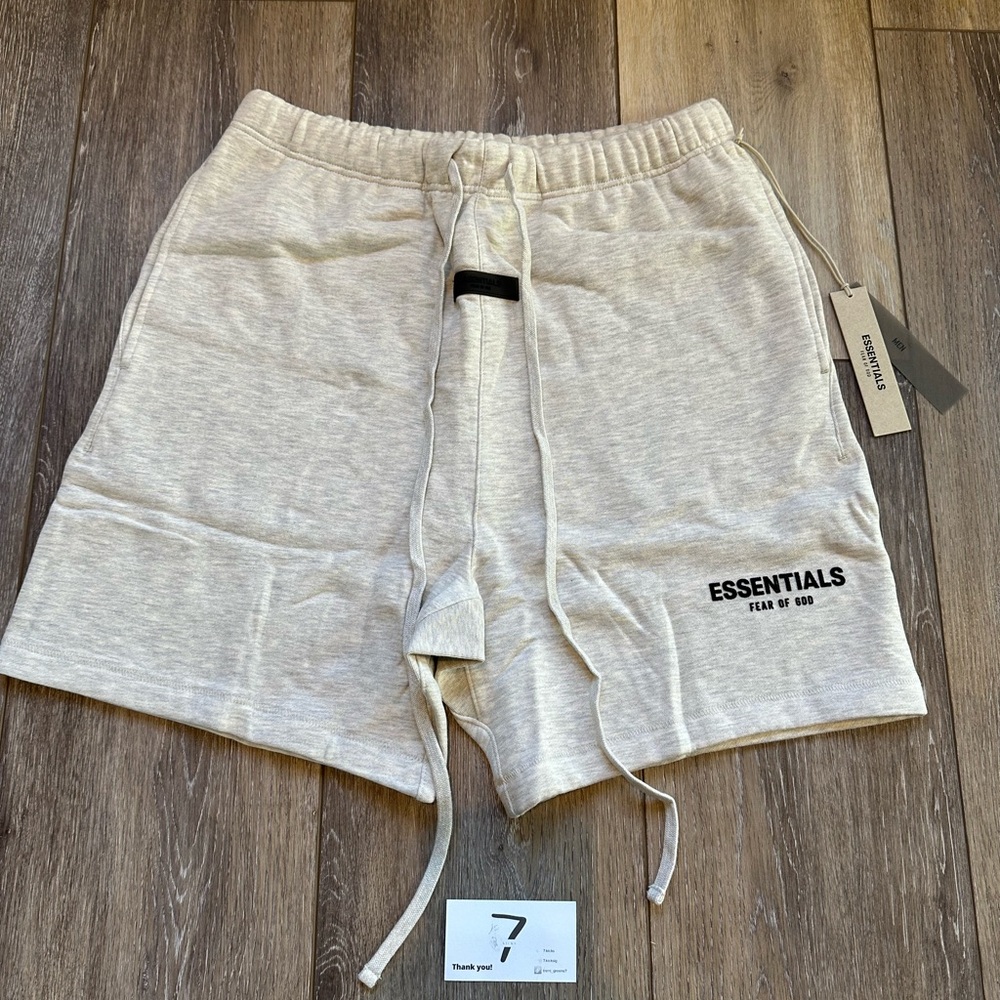 Essentials fear of god light oatmeal shorts